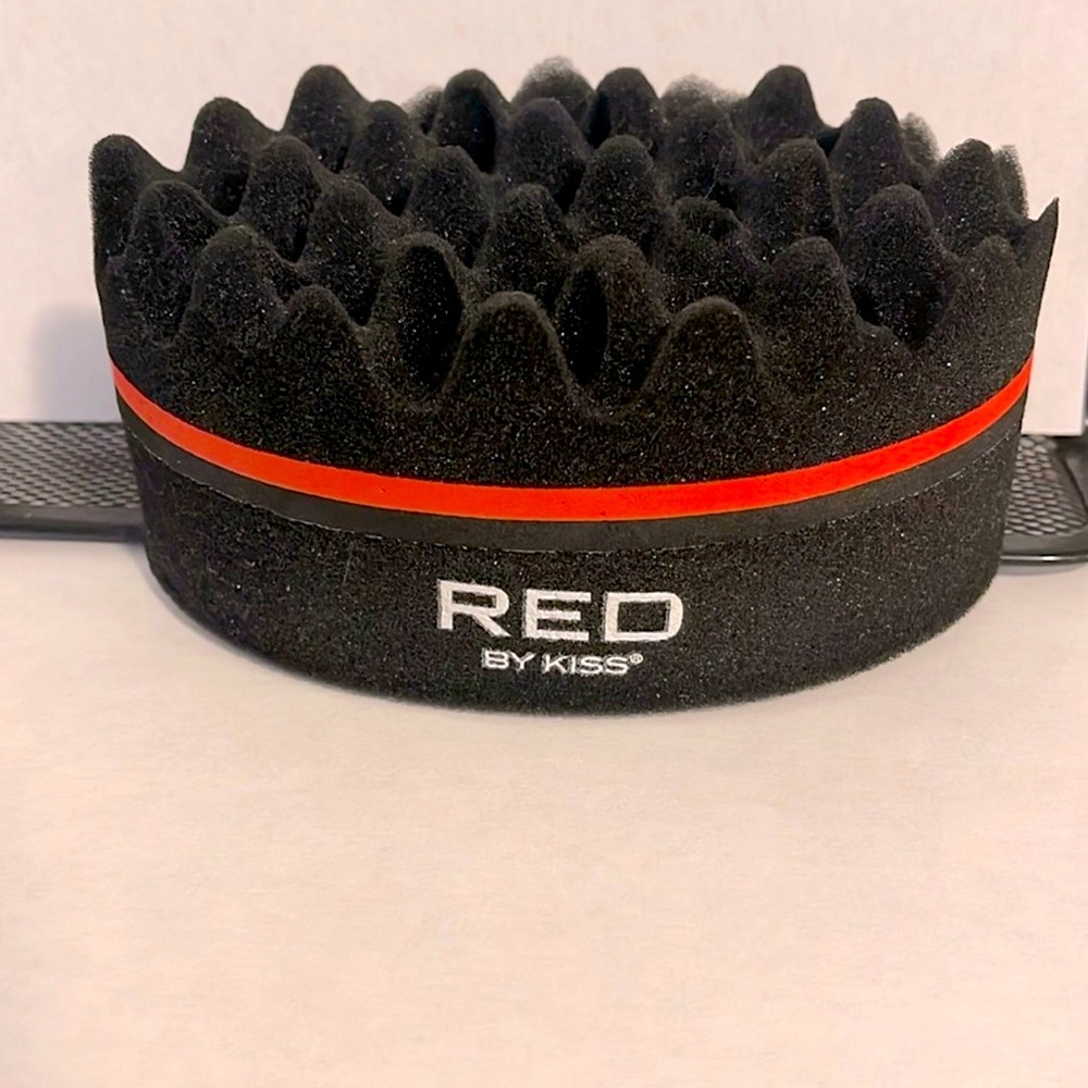 NWOT Red by kiss, dual sided twist sponge medium hairbrush